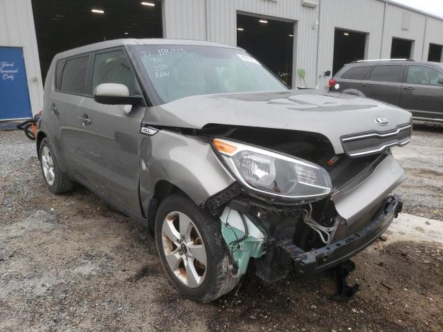 KNDJN2A25H7498992 - 2017 KIA SOUL GRAY photo 1