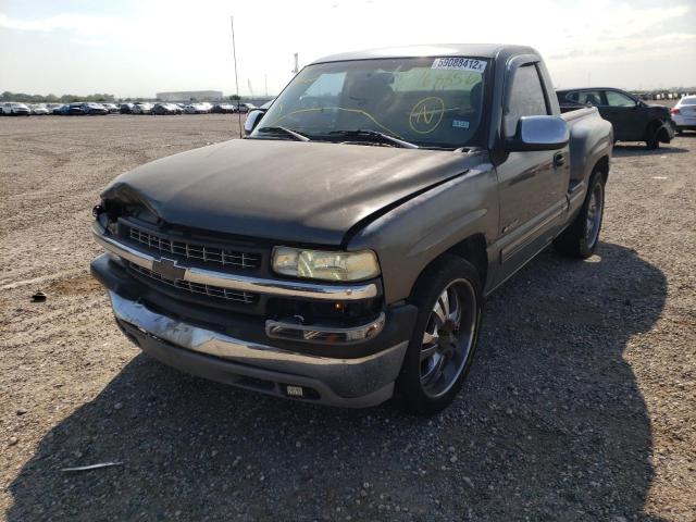 1GCEC14T1XZ168856 - 1999 CHEVROLET SILVERADO GRAY photo 2