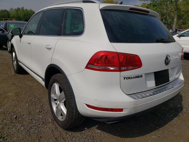 WVGEF9BP0DD002344 - 2013 VOLKSWAGEN TOUAREG V6  photo 3