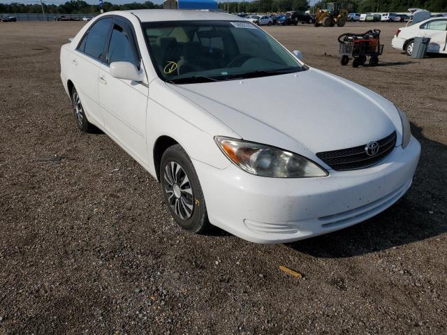 4T1BE32KX2U099329 - 2002 TOYOTA CAMRY LE WHITE photo 1