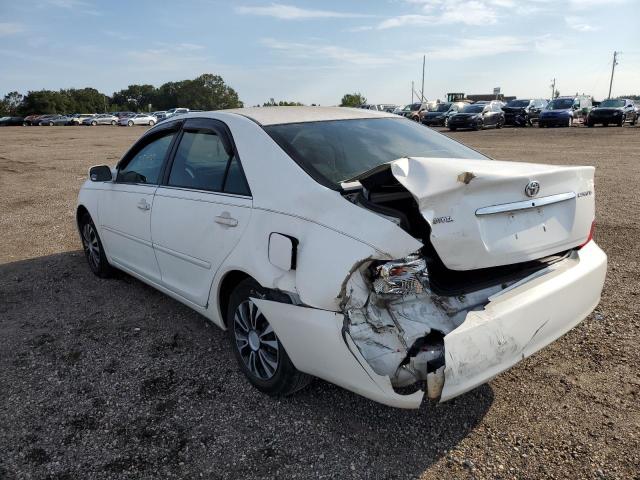 4T1BE32KX2U099329 - 2002 TOYOTA CAMRY LE WHITE photo 3