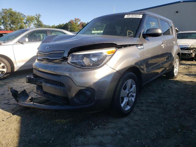 KNDJN2A28J7520909 - 2018 KIA SOUL GRAY photo 2