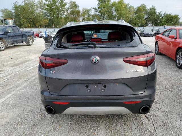 ZASFAKAN9J7B78860 - 2018 ALFA ROMEO STELVIO GRAY photo 9