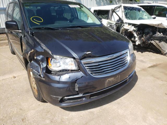 2C4RC1BG7DR637834 - 2013 CHRYSLER TOWN & COU BLUE photo 9