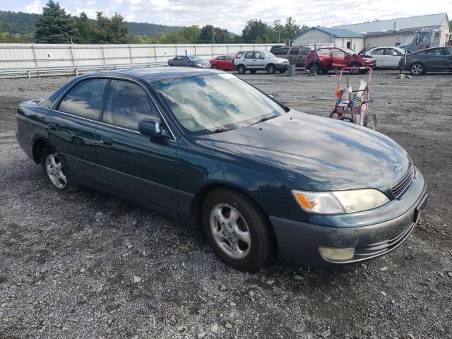 JT8BF28G7W5031518 - 1998 LEXUS ES300 GREEN photo 1