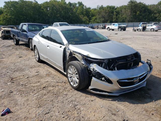 1G4ZP5SZ3JU123177 - 2018 BUICK LACROSSE E SILVER photo 1