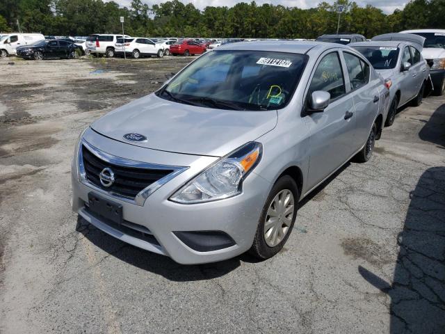 3N1CN7AP3HL890840 - 2017 NISSAN VERSA S SILVER photo 2