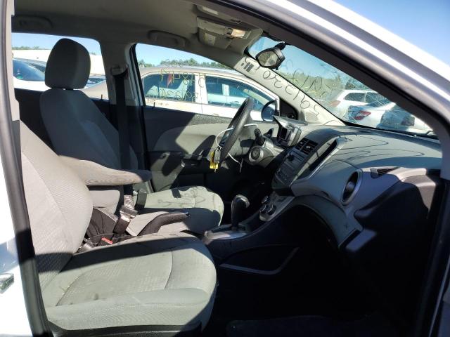 1G1JA6SGXG4168013 - 2016 CHEVROLET SONIC LS WHITE photo 5