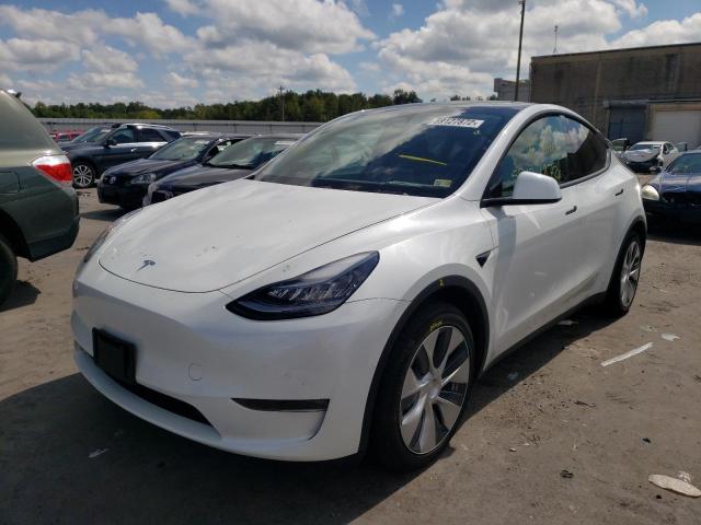 5YJYGDEE6MF077747 - 2021 TESLA MODEL Y WHITE photo 2