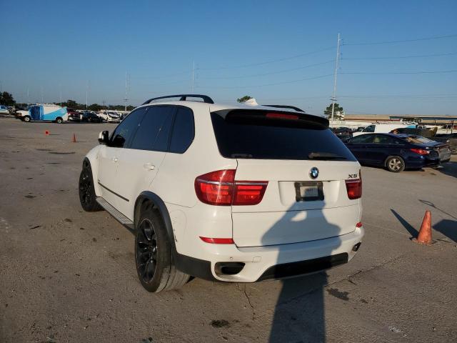 5UXZV8C57CL425232 - 2012 BMW X5 XDRIVE5 WHITE photo 3