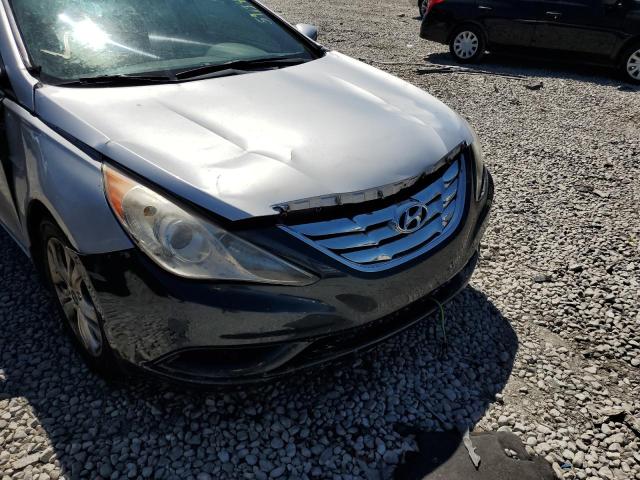 5NPEB4AC8BH144790 - 2011 HYUNDAI SONATA GLS SILVER photo 9