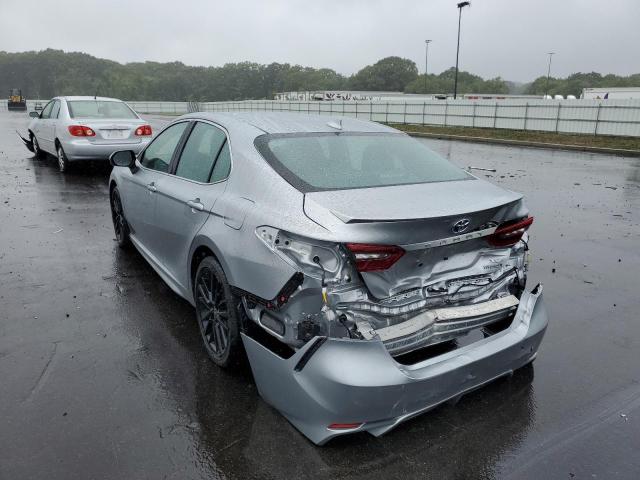 4T1K31AK3NU572651 - 2022 TOYOTA CAMRY XSE SILVER photo 3