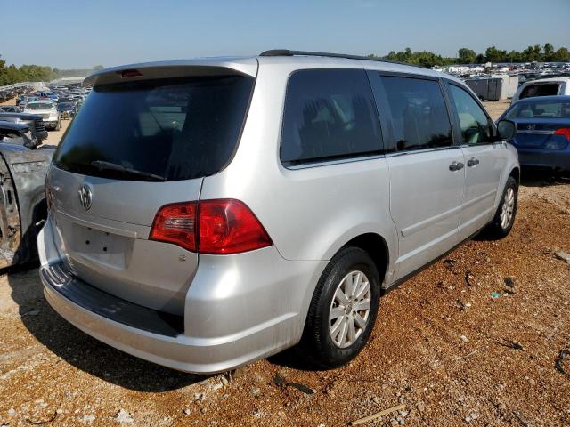 2V8HW44179R550797 - 2009 VOLKSWAGEN ROUTAN S SILVER photo 4