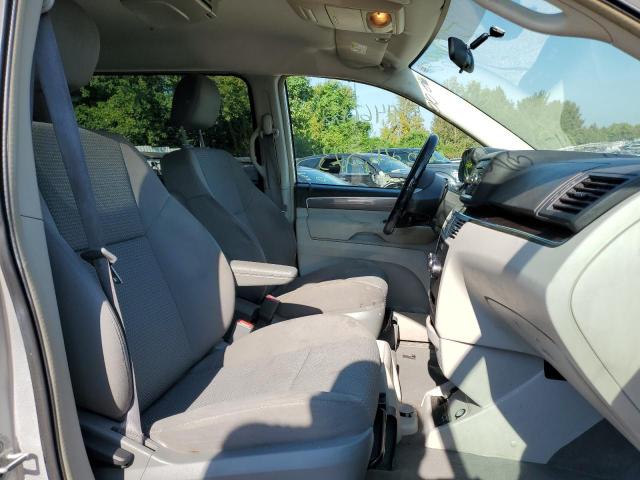 2V8HW44179R550797 - 2009 VOLKSWAGEN ROUTAN S SILVER photo 5