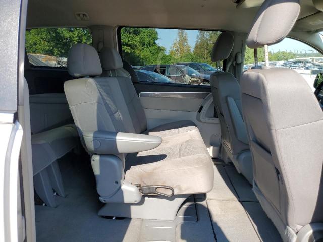 2V8HW44179R550797 - 2009 VOLKSWAGEN ROUTAN S SILVER photo 6