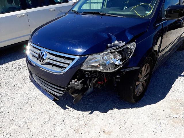 2C4RVABG5ER135139 - 2014 VOLKSWAGEN ROUTAN SE BLUE photo 9