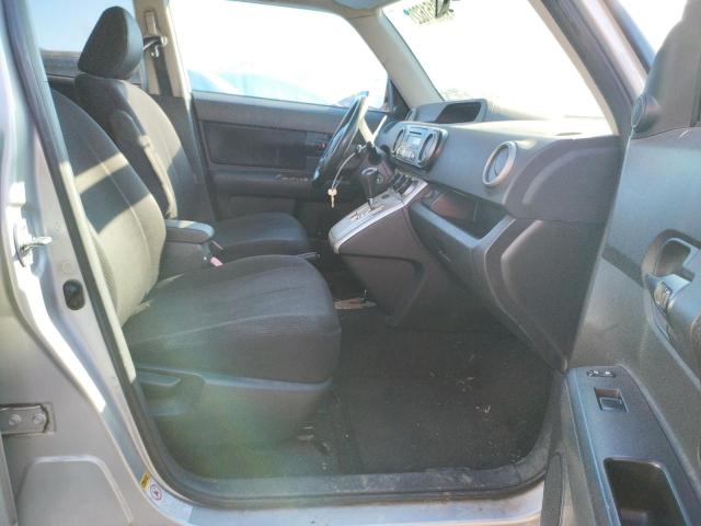 JTLKE50E881056846 - 2008 TOYOTA SCION XB SILVER photo 5