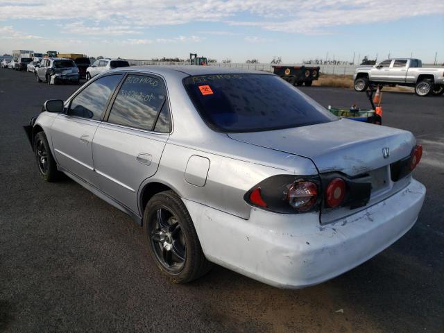 1HGCG66581A084418 - 2001 HONDA ACCORD LX SILVER photo 3