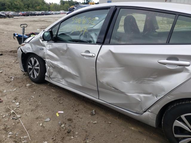 JTDKARFP8H3053506 - 2017 TOYOTA PRIUS PRIM 银色 照片 9