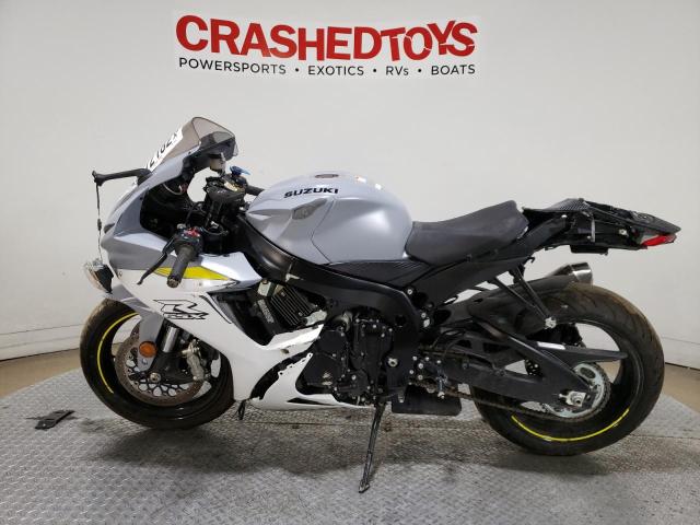 JS1GN7FA3N7100109 - 2022 SUZUKI GSX-R600 GRAY photo 3