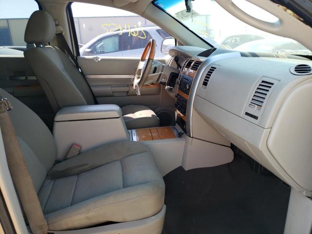 1A8HX58N48F127119 - 2008 CHRYSLER ASPEN LIMI TAN photo 5