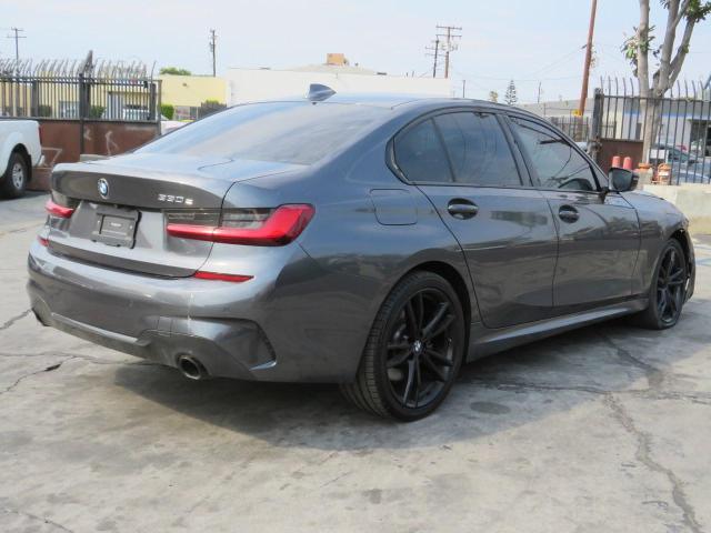 3MW5P7J02M8B71477 - 2021 BMW 330E GRAY photo 4