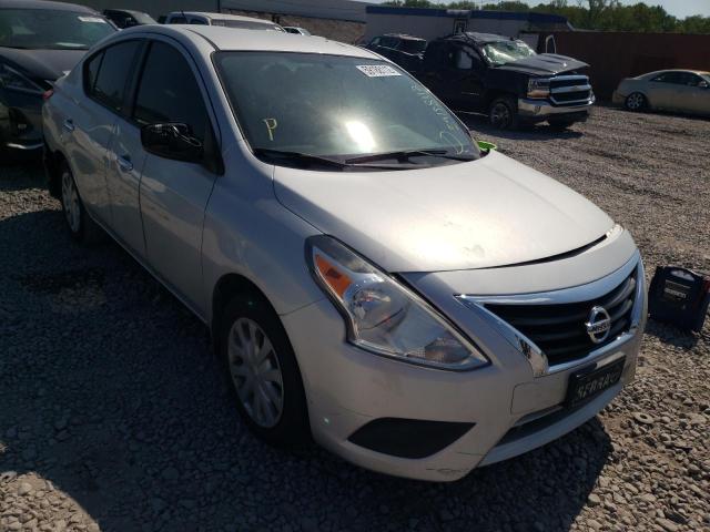 3N1CN7APXFL818207 - 2015 NISSAN VERSA S SILVER photo 1