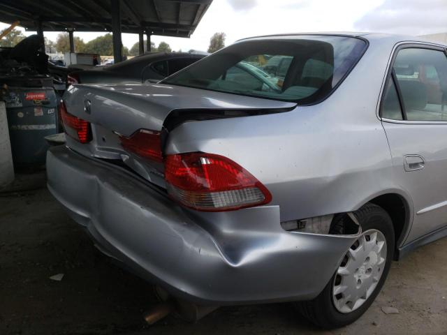 1HGCG66592A050425 - 2002 HONDA ACCORD LX SILVER photo 9