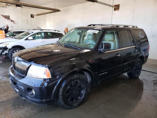 5LMFU28RX4LJ31642 - 2004 LINCOLN NAVIGATOR BLACK photo 2