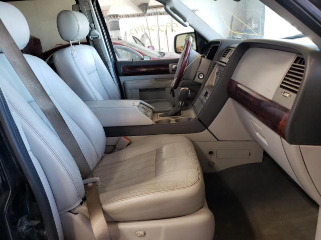 5LMFU28RX4LJ31642 - 2004 LINCOLN NAVIGATOR 黑色 照片 5