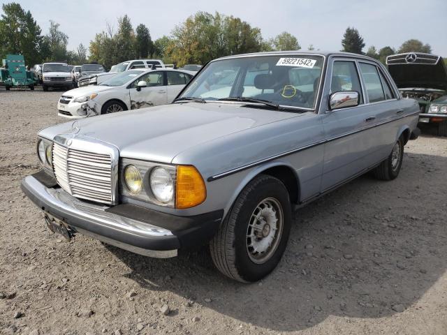 WDBAB33A0DB028488 - 1983 MERCEDES-BENZ 300 DT SILVER photo 2