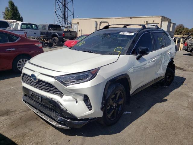 4T3E6RFV2LU002506 - 2020 TOYOTA RAV4 XSE WHITE photo 2