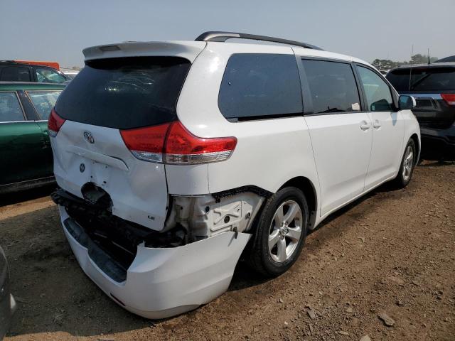 5TDKK3DC7DS367246 - 2013 TOYOTA SIENNA LE WHITE photo 4