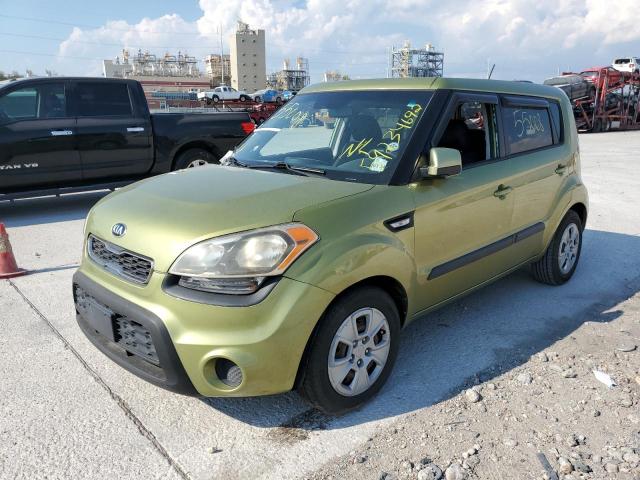 KNDJT2A54D7483913 - 2013 KIA SOUL GREEN photo 2