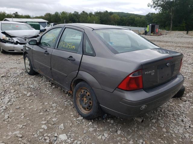 1FAHP34N17W294964 - 2007 FORD FOCUS ZX4 GRAY photo 3