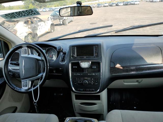 2A4RR5DG9BR701995 - 2011 CHRYSLER TOWN & COU WHITE photo 9