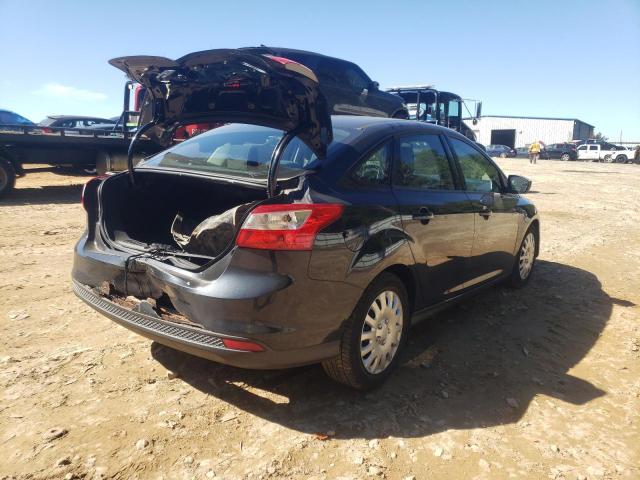 1FAHP3F2XCL138985 - 2012 FORD FOCUS BLACK photo 4