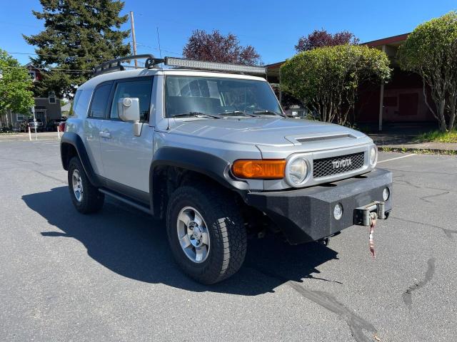 JTEBU11F38K045516 - 2008 TOYOTA FJ CRUISER SILVER photo 1