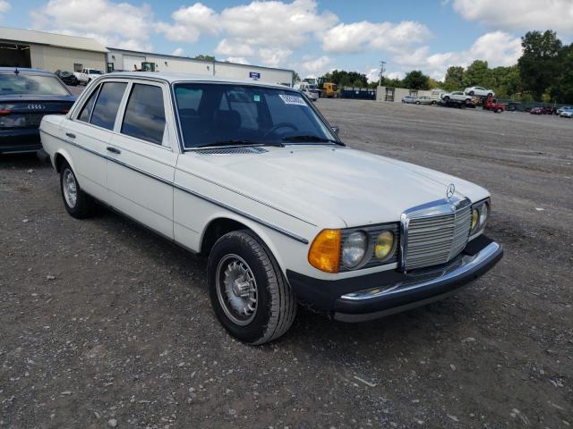 WDBAB33A3CB003132 - 1982 MERCEDES-BENZ 300 DT WHITE photo 1