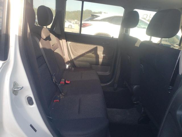 JTLKT324050216203 - 2005 TOYOTA SCION XB თეთრი ფოტო 6