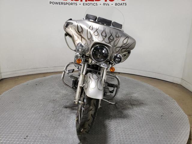 1HD1KB4117Y667005 - 2007 HARLEY-DAVIDSON FLHX SILVER photo 2