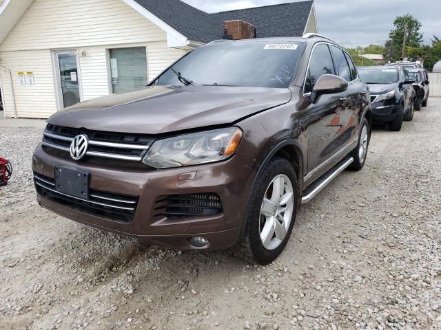 WVGFK9BP5CD000121 - 2012 VOLKSWAGEN TOUAREG V6 BROWN photo 2