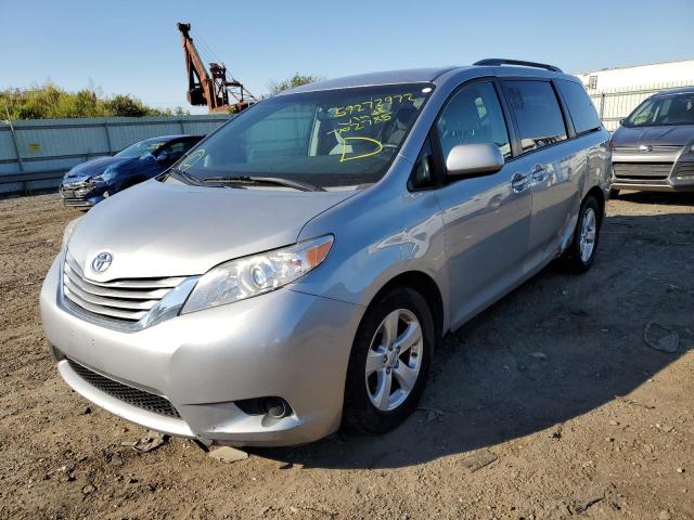 5TDKK3DC9GS702785 - 2016 TOYOTA SIENNA LE SILVER photo 2