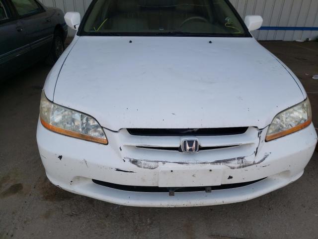 1HGCG5552XA049720 - 1999 HONDA ACCORD EX WHITE photo 9