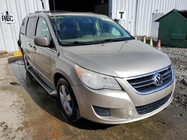 2V8HW34129R554881 - 2009 VOLKSWAGEN ROUTAN SE CREAM photo 1