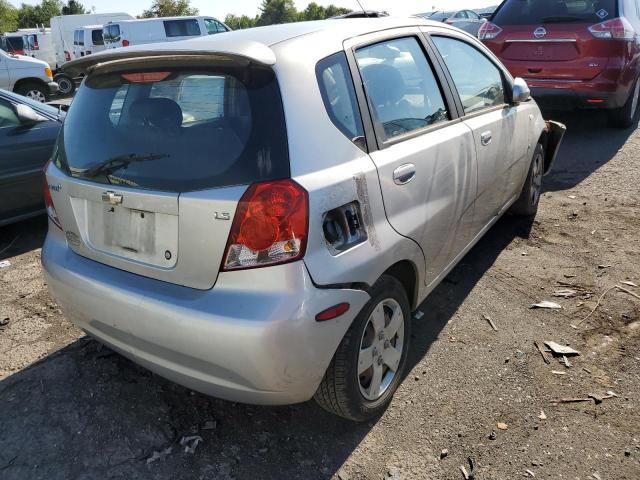 KL1TD66678B133779 - 2008 CHEVROLET AVEO BASE SILVER photo 4