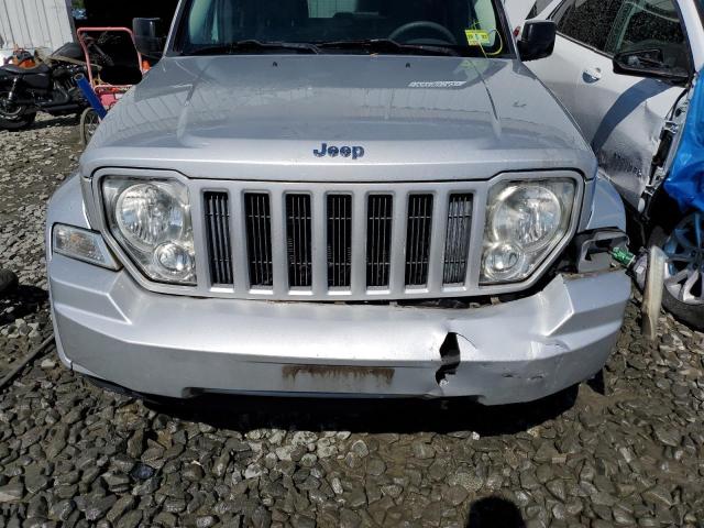 1J8GN28K29W552717 - 2009 JEEP LIBERTY SP SILVER photo 9