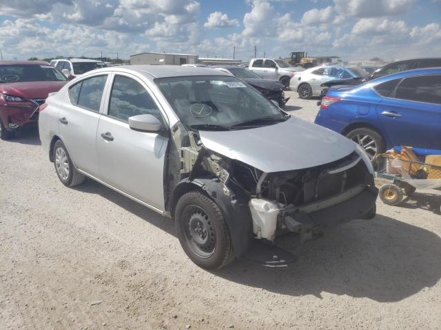 3N1CN7AP0GL876036 - 2016 NISSAN VERSA S SILVER photo 1