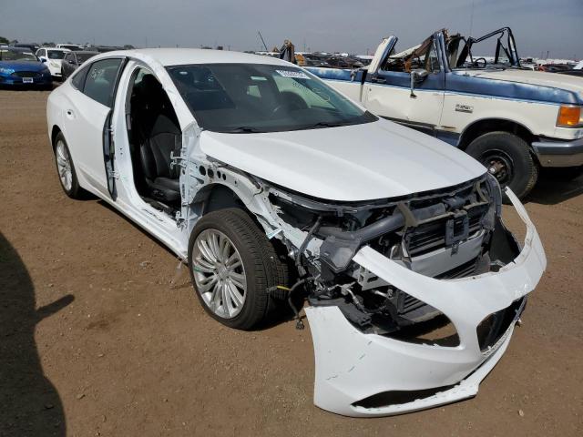 1G4ZP5SZ6JU135646 - 2018 BUICK LACROSSE E WHITE photo 1