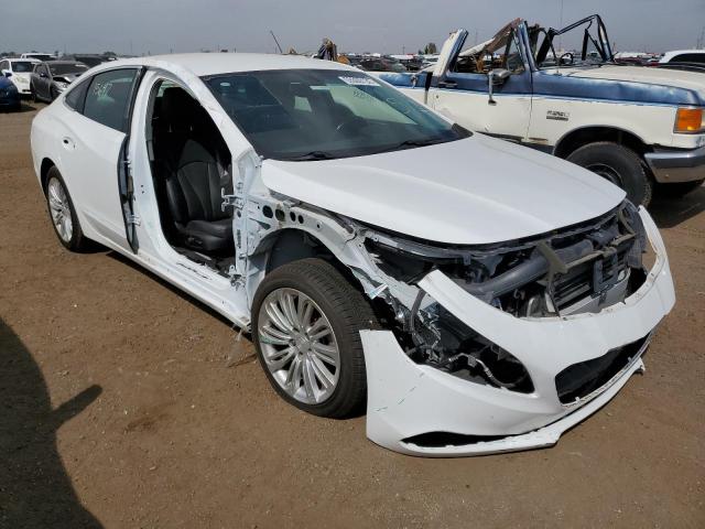 1G4ZP5SZ6JU135646 - 2018 BUICK LACROSSE E WHITE photo 9